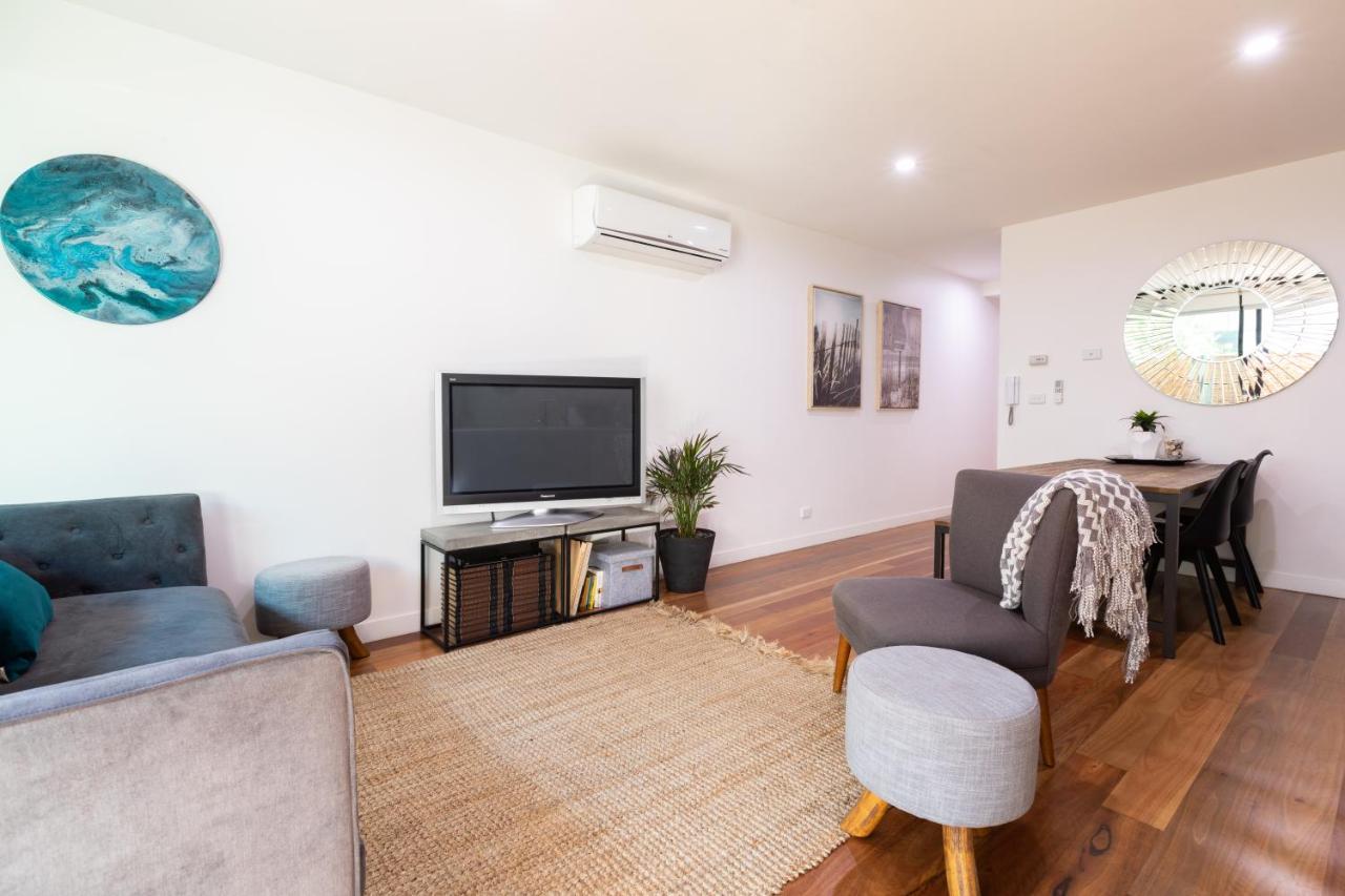 Experience Port Melbourne Apartment Exterior photo